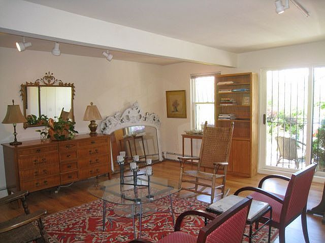 2nd image of 328R Broadway