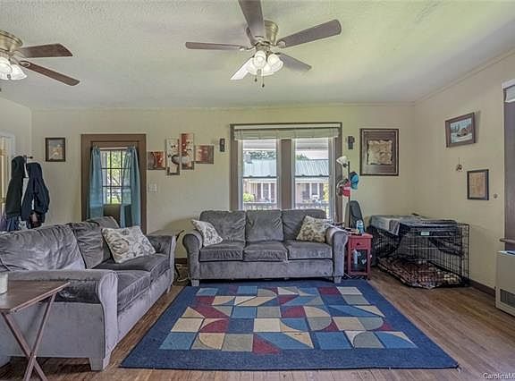 4th image of 1287 Brown Ave