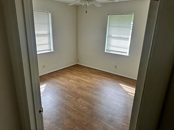 4th image of 2322 Kaynell Dr