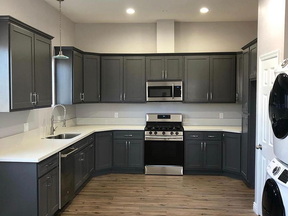 1st image of 1213 W 93rd St #1/4