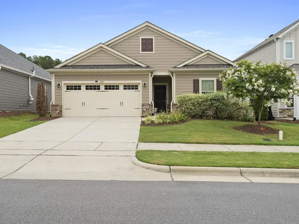 2545 Finkle Grant Dr, New Hill, NC 27562