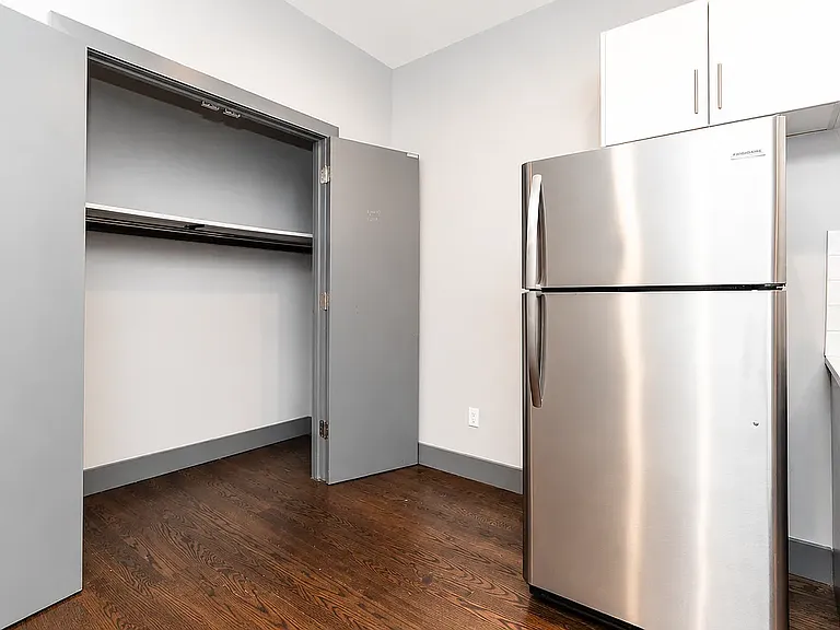 1277 Putnam Ave #2-H — Photo 2