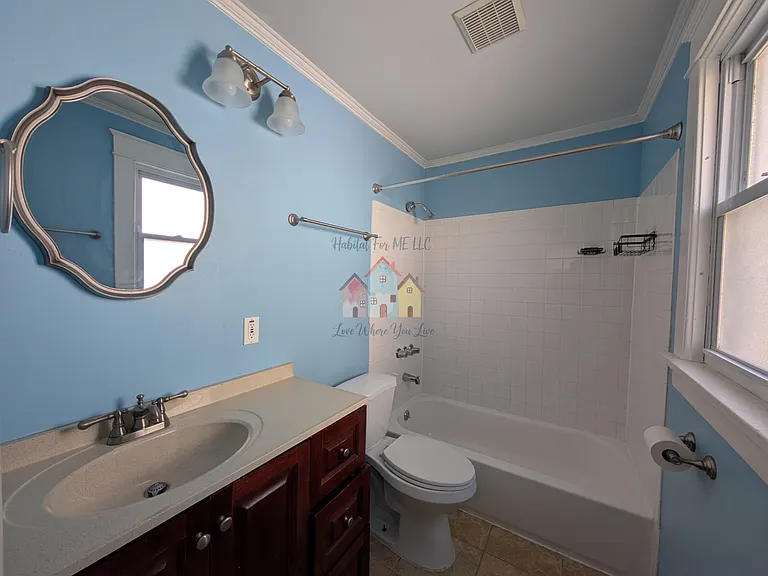 1st Floor Bathroom