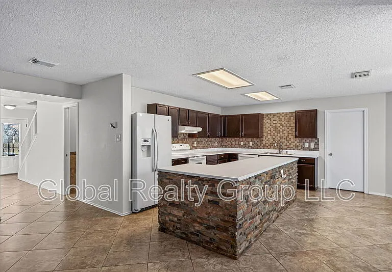 7702 Fairton Pl — Photo 15