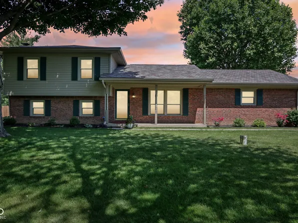 1369 S Daisy Ln, New Palestine, IN 46163