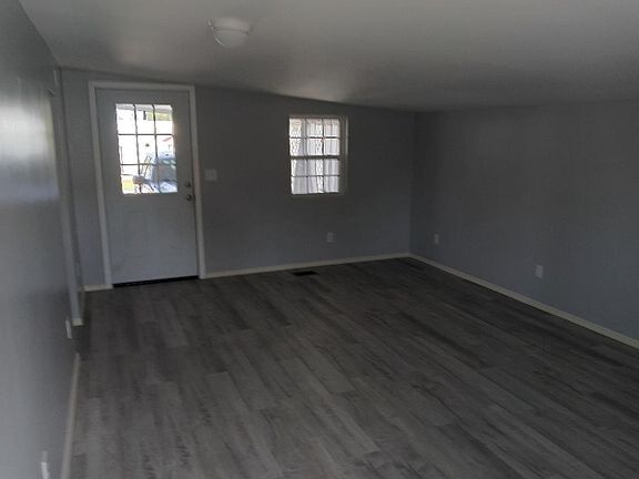 5th image of 885 Center Crest Blvd