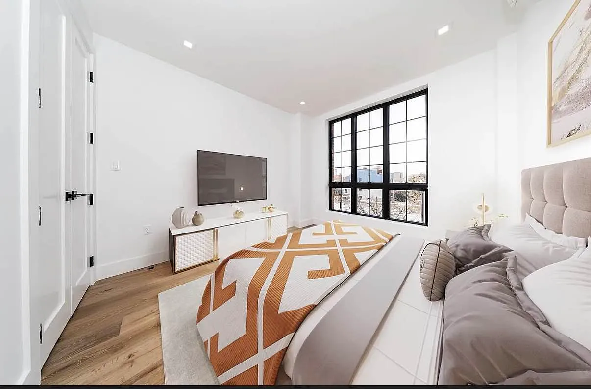 311 Franklin Avenue — Photo 4