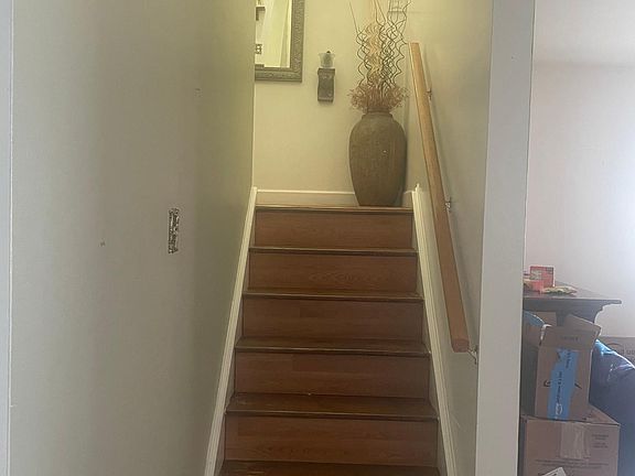 2nd image of 806 Tinton Ave