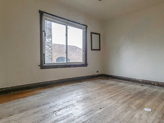 2nd image of 2112 N Mulligan Ave