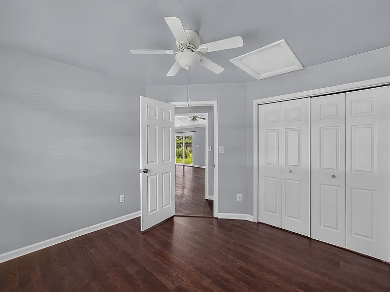 242 Zachary Ln — Photo 19