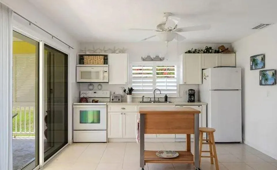 1 bed, 880 sqft, $1,725 — Photo 4
