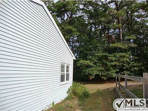 2nd image of 9 Hampshire La