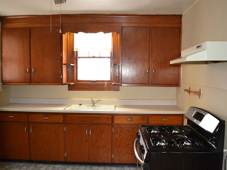 1st image of 635 & 635.5 W Court St #635-1/2