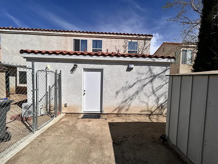 2138 Mark Ave — Photo 5