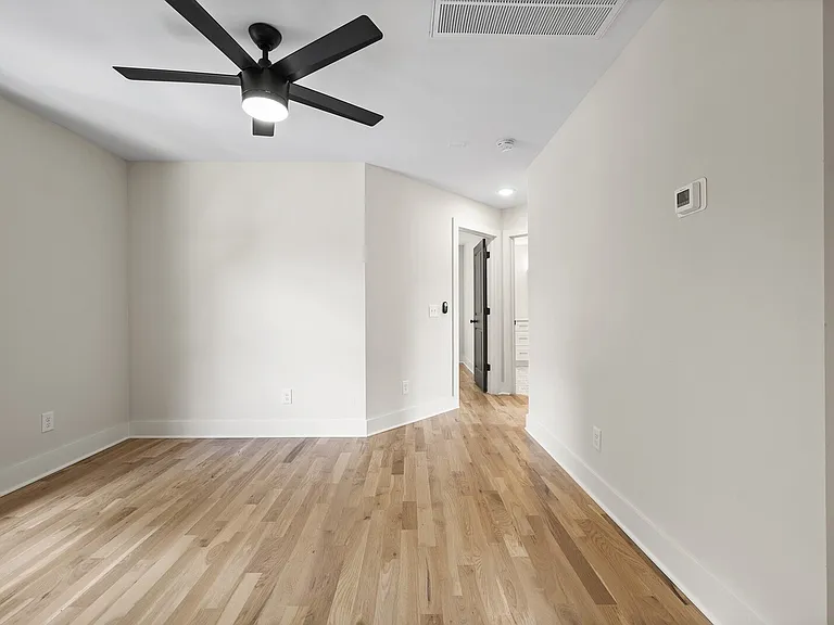 1004 Virginia Ave — Photo 18