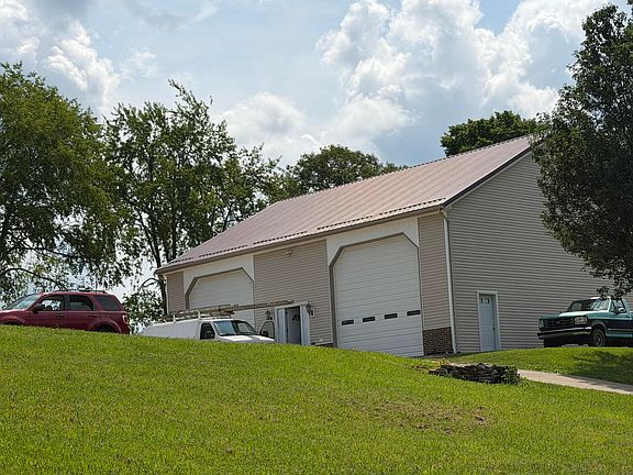 2nd image of 2684 Bee Creek Rd