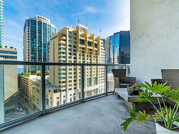 3rd image of 1060 Brickell Ave APT 1205