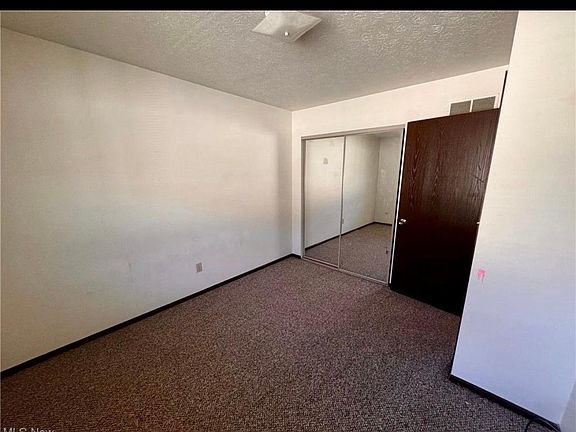 5th image of 6020 Applecrest Ct #A