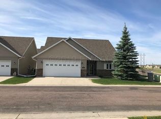 4382 Redwood Ln S, Fargo, ND 58104