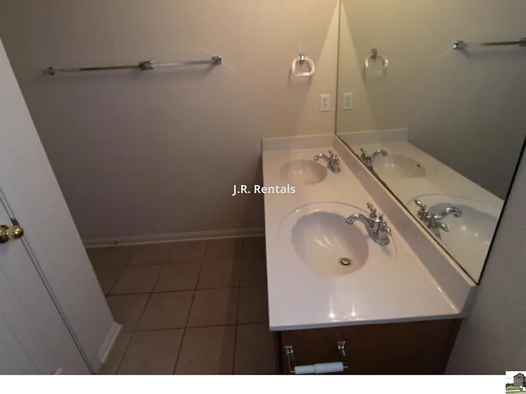 5611 Bertha Dr — Photo 53