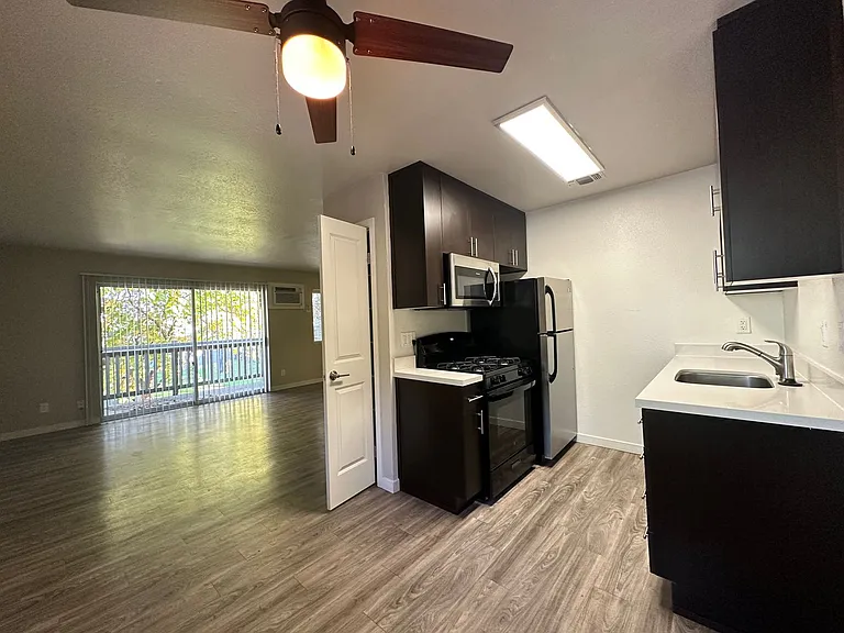 Riverbend Apartments — Photo 38