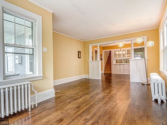3rd image of 2055 Stanford Ave