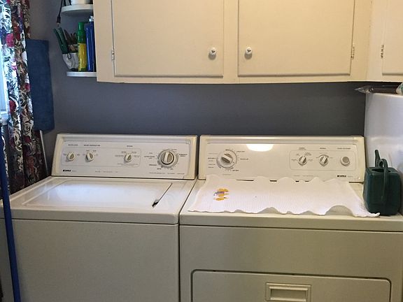 2nd image of 1419 B St SE