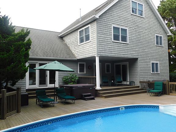 5th image of 10 Chivas Ct