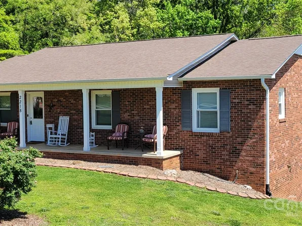 2218 Olde Well Rd, Hudson, NC 28638