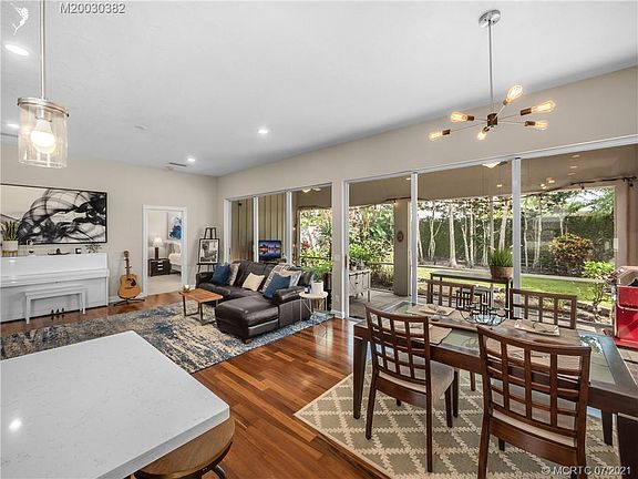 5th image of 2239 SW Mayflower Dr