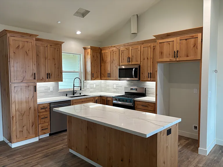 835 Fawndale Ln — Photo 3