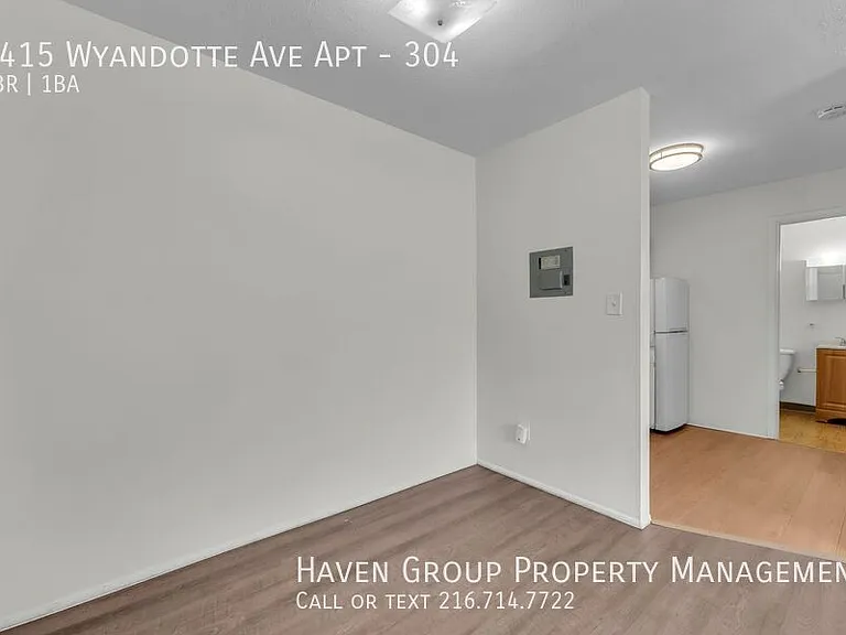 1415 Wyandotte Ave #304 — Photo 8