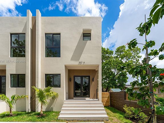 2nd image of 1917 NW 17th St #A
