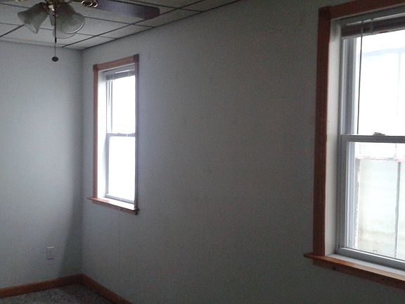 LARGE BEDROOM