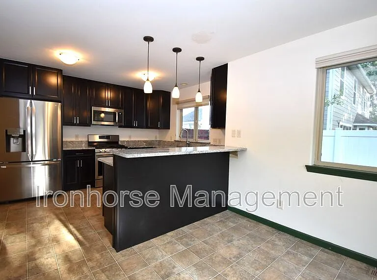 502 Sanders Ave — Photo 10