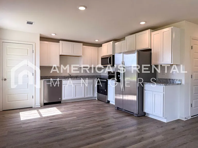 14350 Firefly Ln — Photo 8