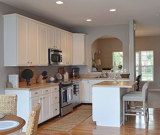 2nd image of 15444 Clearbrook St