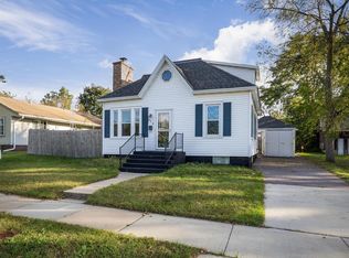 914 W Carroll St, Portage, WI 53901