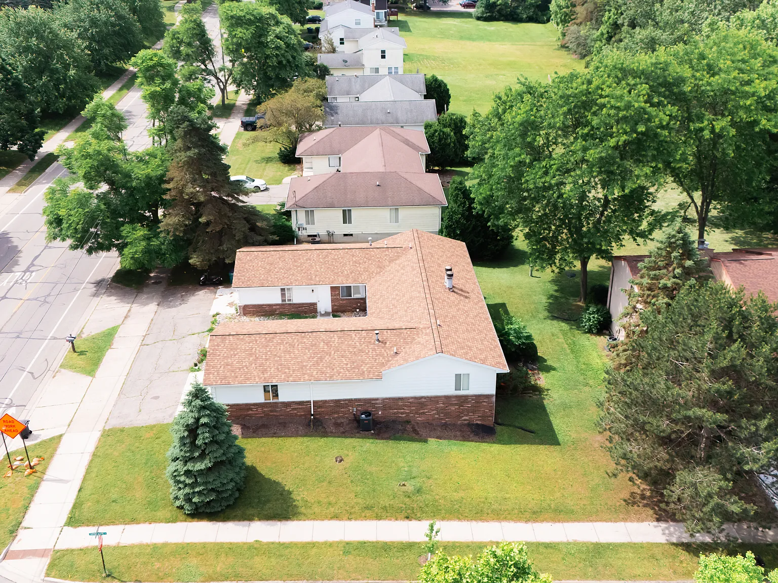 1715 N Hagadorn Rd — Photo 3