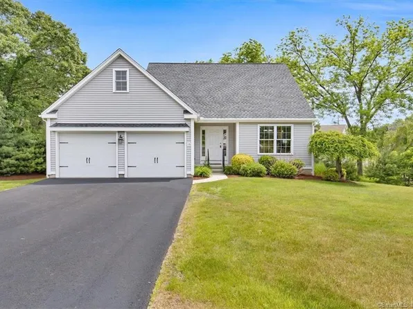 7 Bradley Street #15, Plainville, CT 06062