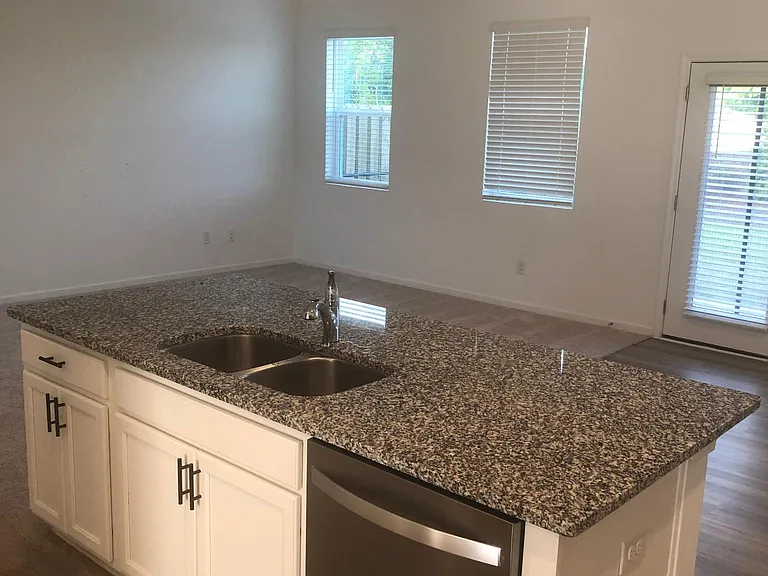 6045 Handley Dr — Photo 4