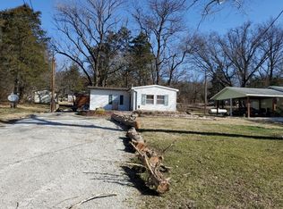 2329 N Lakeshore Dr, Pacific, MO 63069