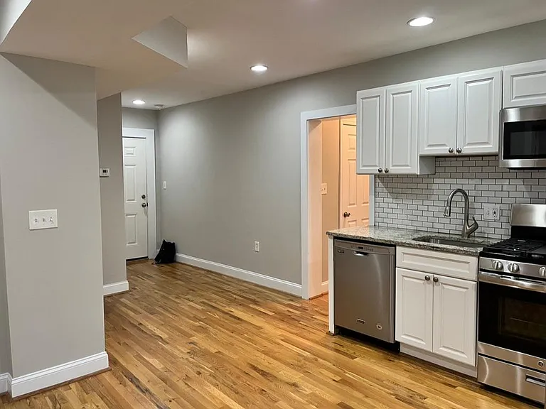 1800 Newton St NE #5 — Photo 7