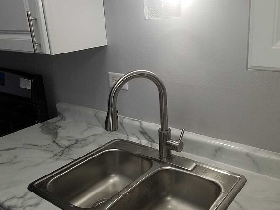 3rd image of 10220 Ridgeland Ave APT C6