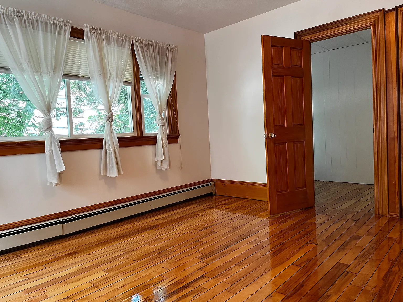 2 bed, 1015 sqft, $3,000 — Photo 2