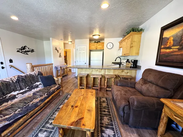3562 N Fox Run APT 407, Eden, UT 84310