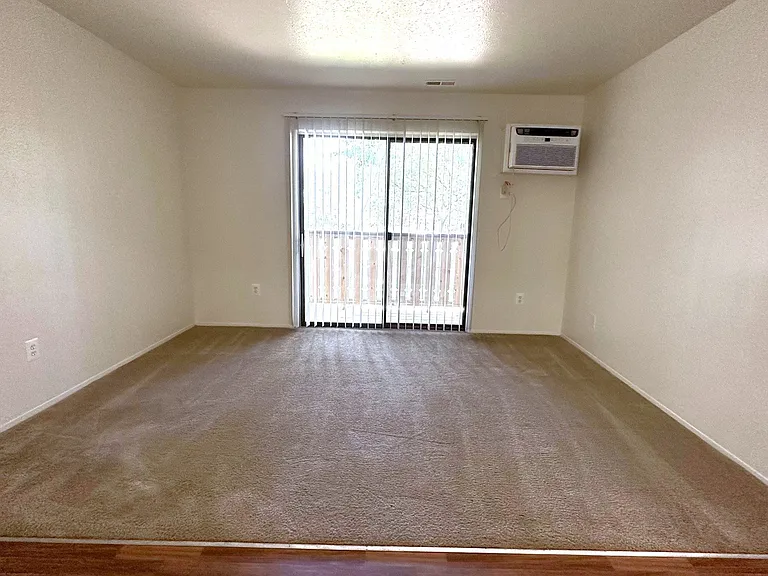 Woodland Place Apartments — Photo 36