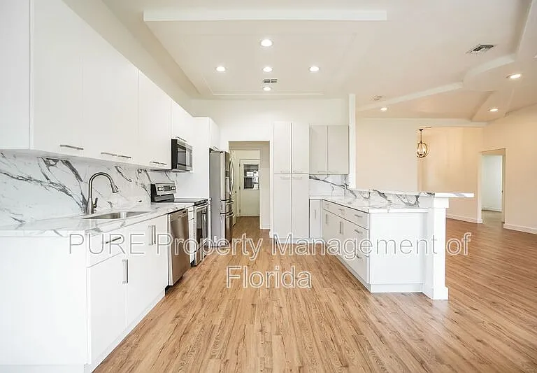 14232 SW 8th Ave — Photo 9