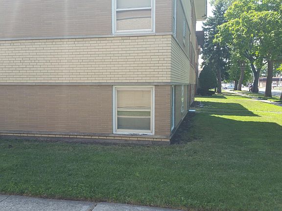 2nd image of 3520 Warren Ave