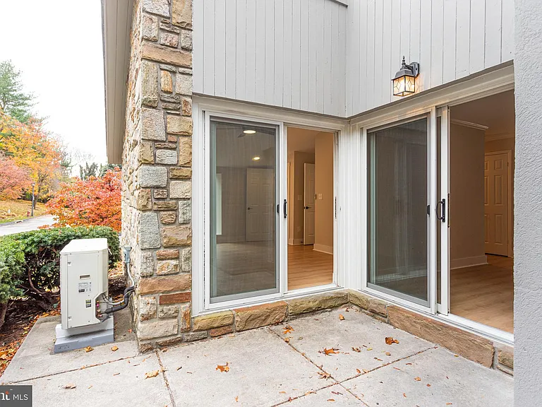 22 Stone Manor Ct #22 — Photo 15